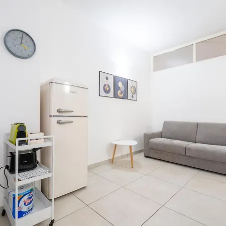 דירה Anglona House