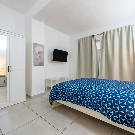 Anglona House דירה *